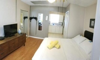 INN LEAtHER GUESt HOUSE GAY mALE ONLY Fort Lauderdale