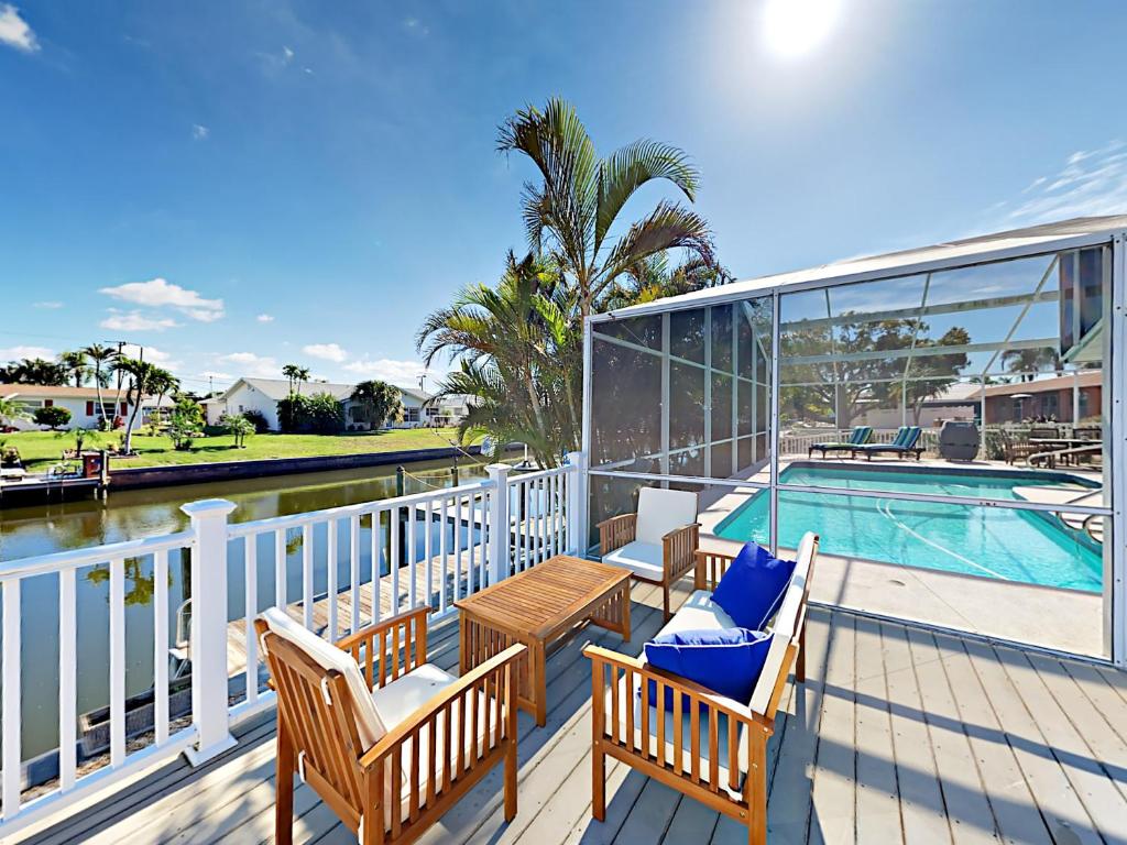 4527 Bimini Home - main image