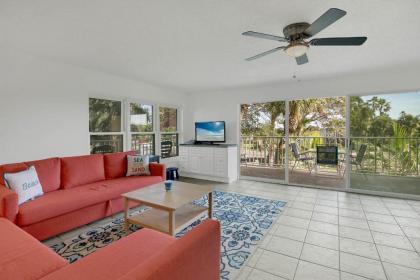 19610 Gulf Blvd Condo Unit 109