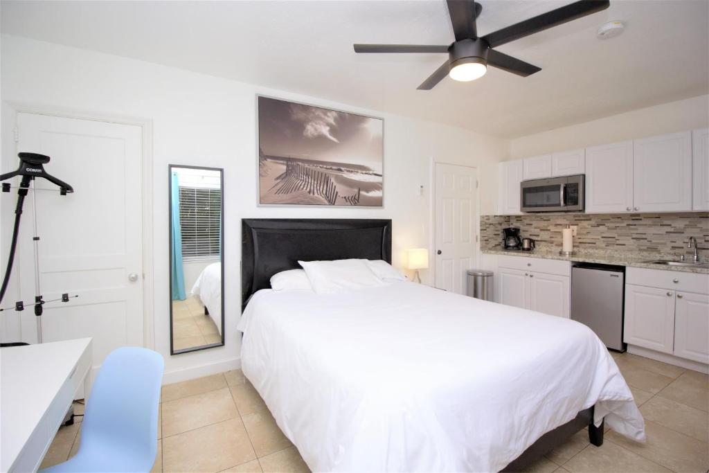 Tropical Getaway Studio-628B - image 5