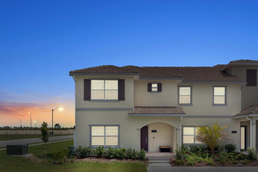 Five Bedrooms w/ GameRoom and Pool 4894 - main image
