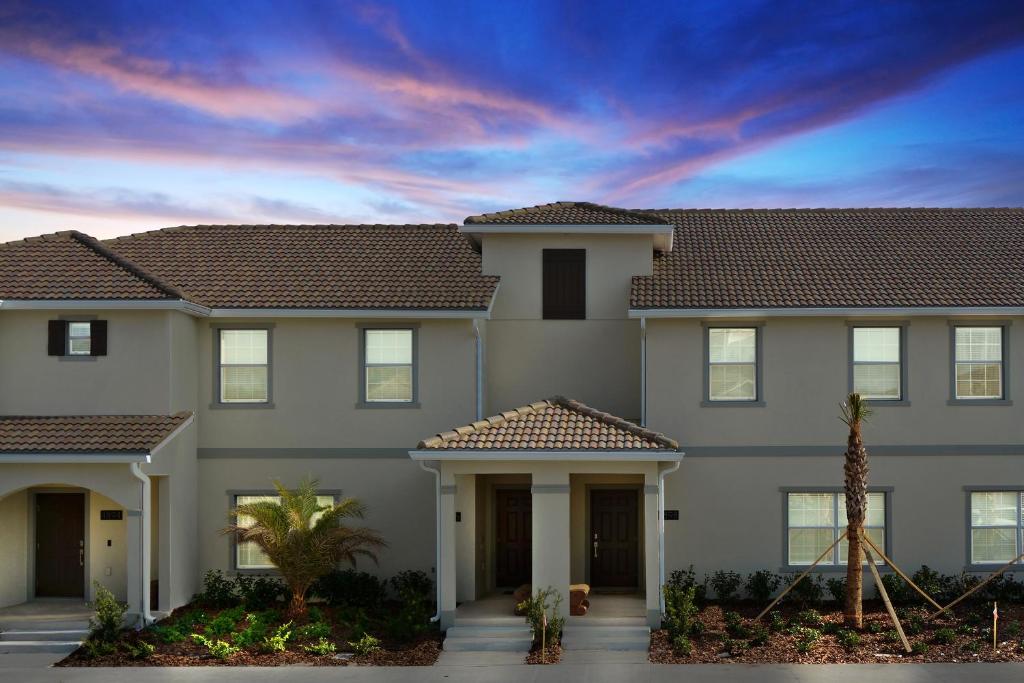 Four Bedrooms close to Disney w Pool 4898 - main image