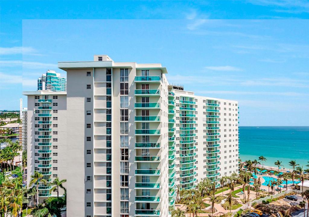 HALLANDALE 11&E - image 3