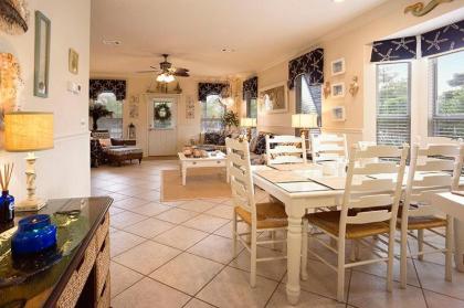 Castaway Cottage - image 4