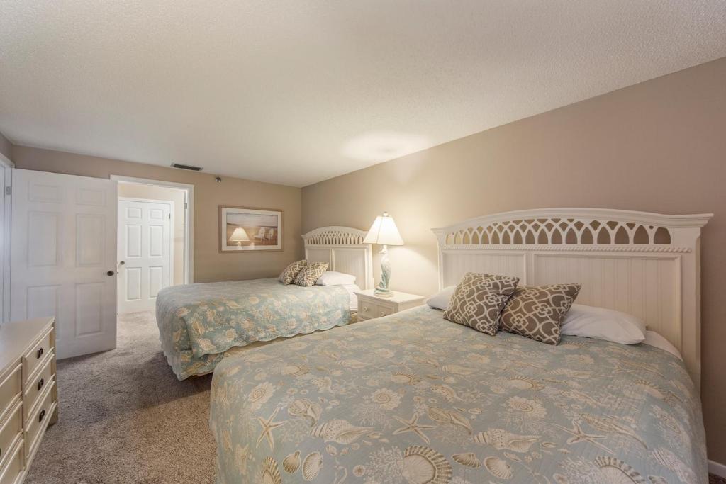 408 Beach Place Condos - image 5