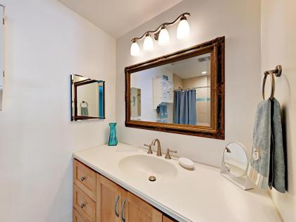 2123 Temple St Home - image 5