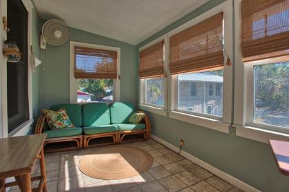 Spacious 1 Bedroom -The Sand Dollar Waterfront District