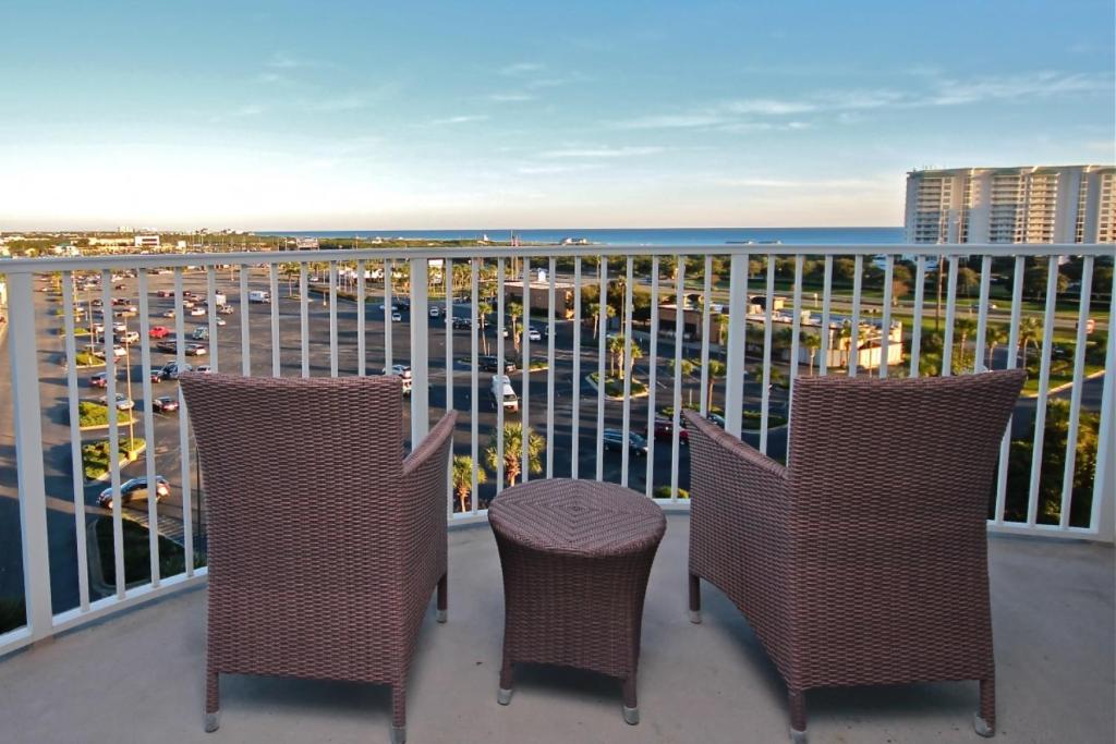 Palms of Destin 1710 - main image