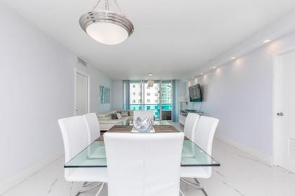 2/2 Miami - Hollywood Beach with direct ocean view at Sian - image 4