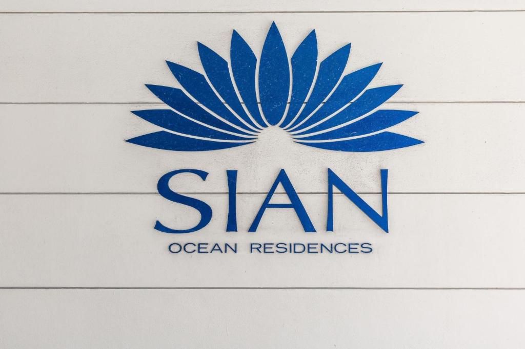 2/2 Miami - Hollywood Beach with direct ocean view at Sian - image 5
