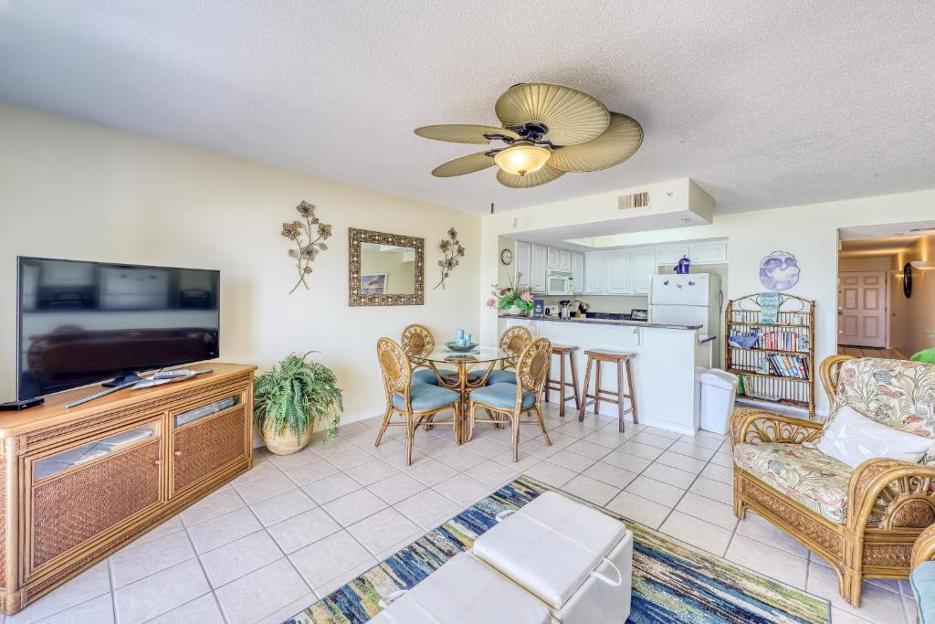 Santa Rosa Boulevard Condos - image 3