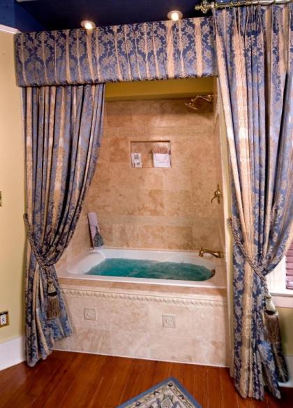 Cedar House Inn - image 3