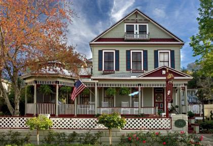 Cedar House Inn - image 4
