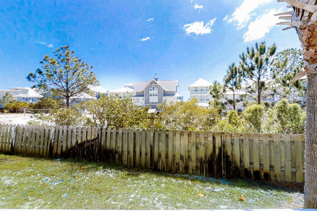 Beachside Villas 1011 - image 4
