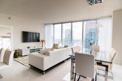 Luxury 5-star Condo @37th floor in Icon Brickell 2b/2b - image 4