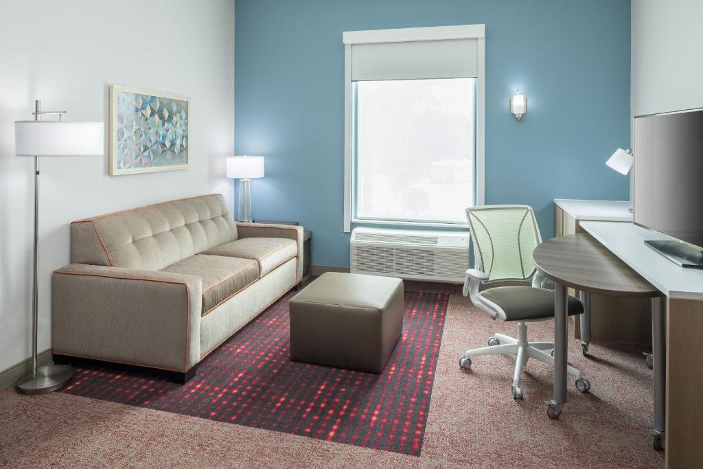 Home2 Suites By Hilton Orlando Airport - image 2