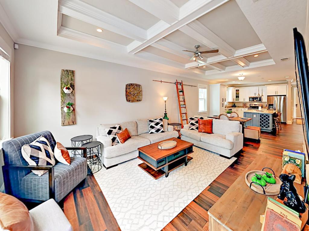 221 W Jean Home - main image