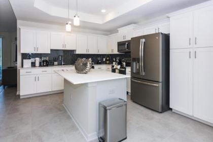 Family Apartment at Storey Lake (272969) - image 2