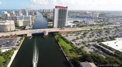 Stunning 2 Bedroom Bay Front Apt w/ Breathless View 1909 - image 5