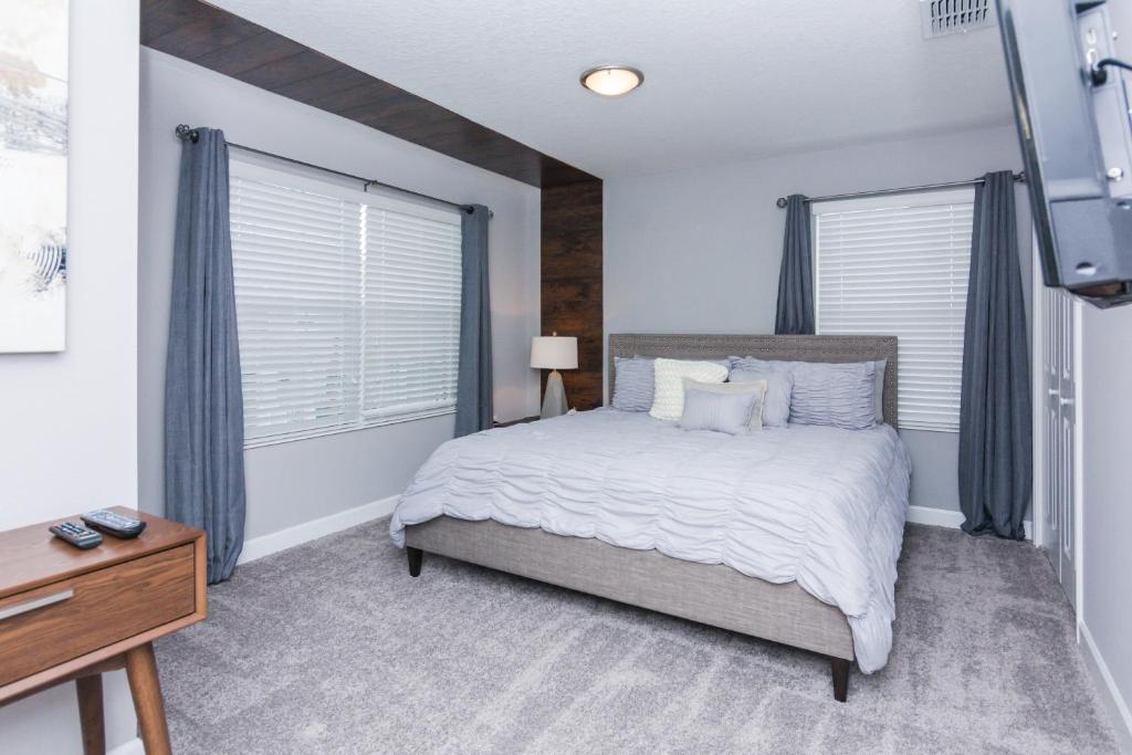 Dream Vacation Home Close to Disney SL4906 - image 5