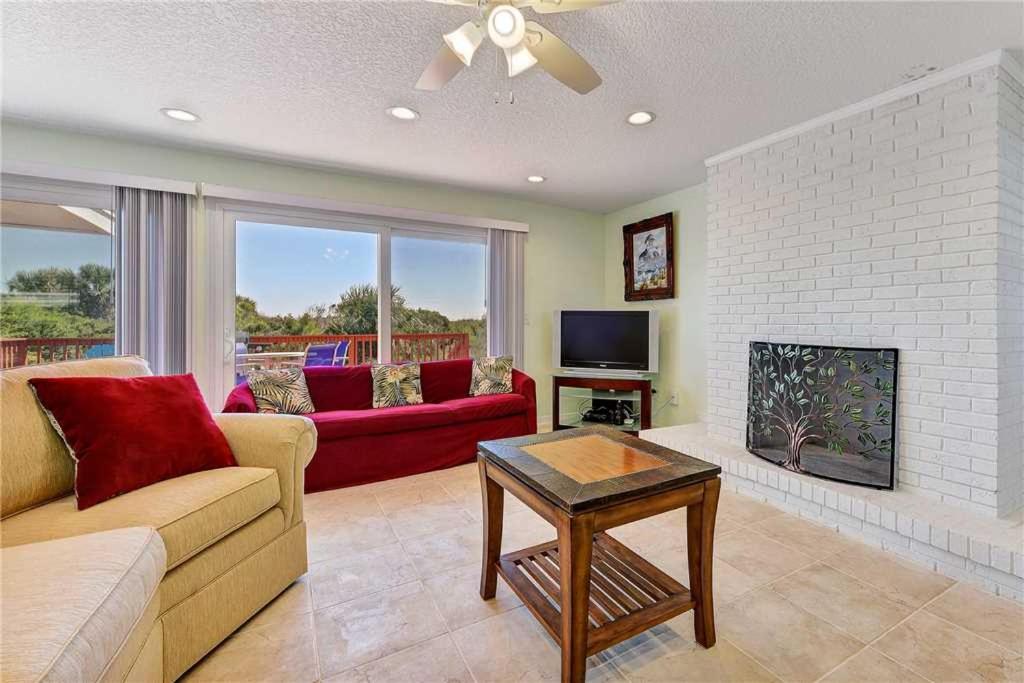 Ocean Paradise 3 Bedrooms Sleeps 10 Ocean Front Wi-Fi - image 2
