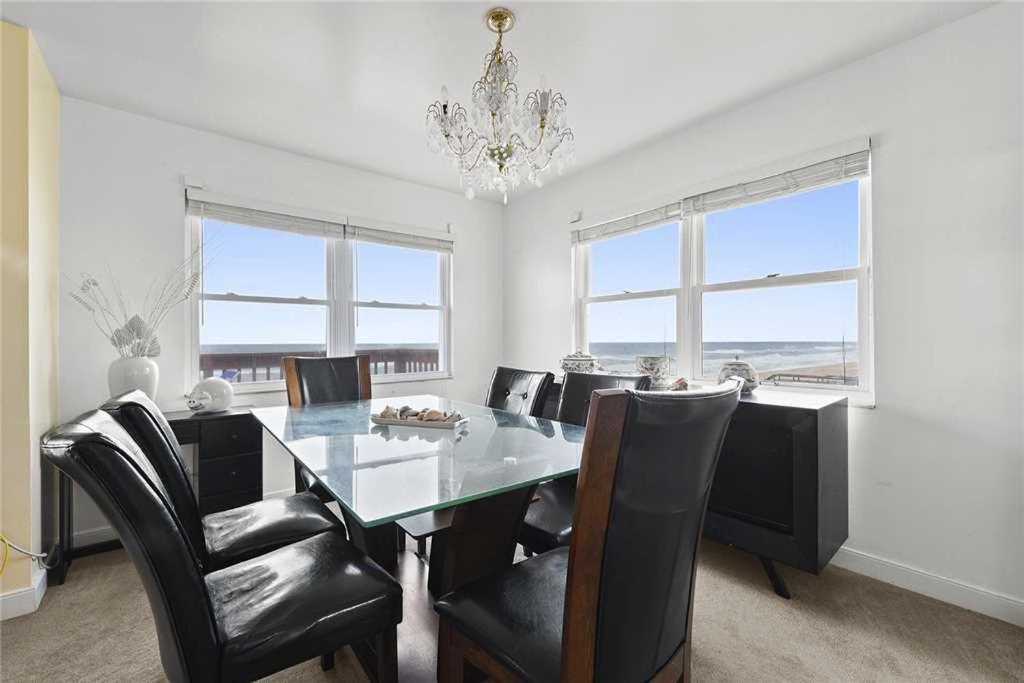 Morning Star 4 Bedrooms Sleeps 10 Pet Friendly Ocean Front - image 4