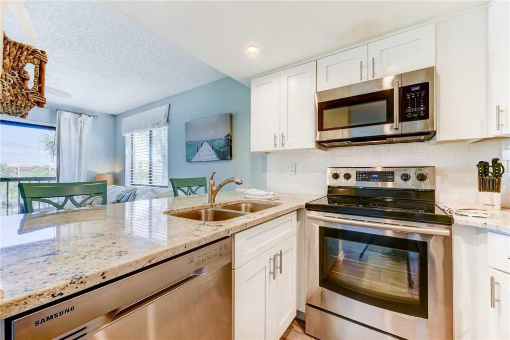 Ocean Village Club D23 2 Bedrooms 2nd Floor Sleeps 5 - image 5