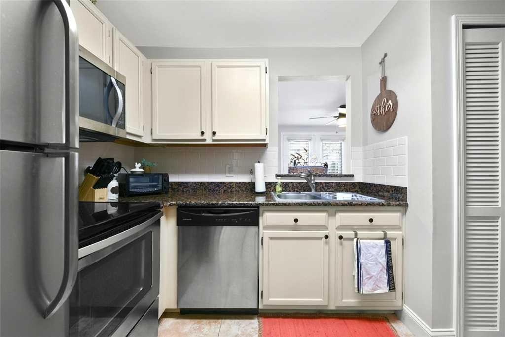 Ponte Vedra Colony Circle 11 2 Bedrooms WiFi HDTV DVD Player Sleeps 4 - image 4