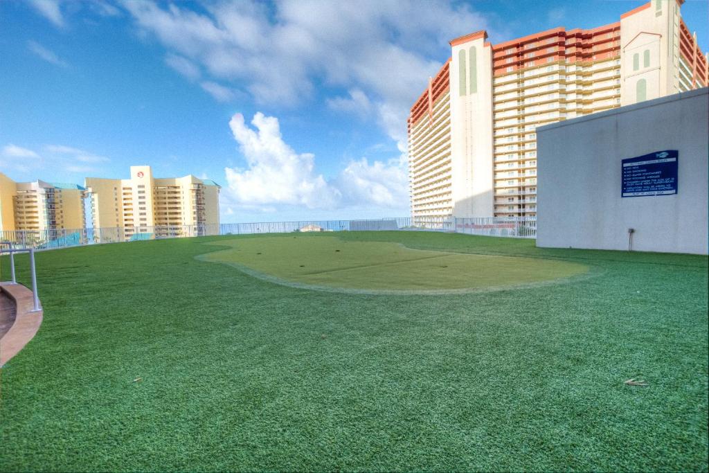 Laketown Wharf 313 By ZIA VR - image 3