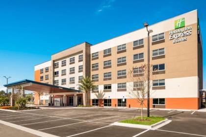 Holiday Inn Express & Suites - Jacksonville - Town Center an IHG Hotel