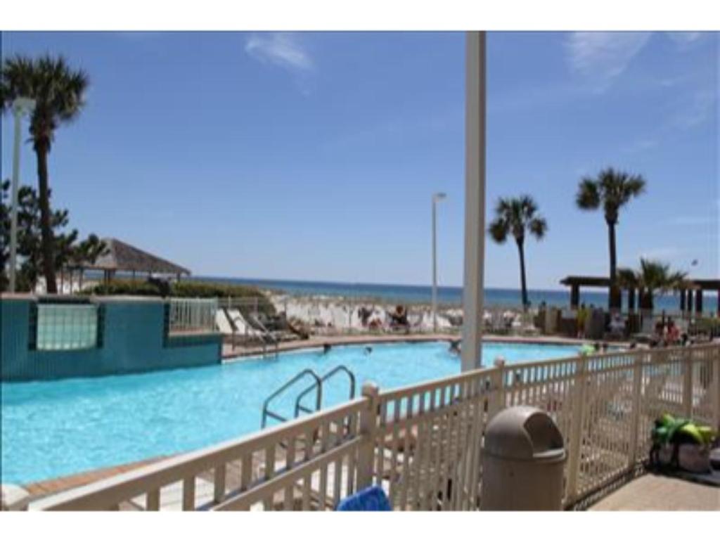 Pelican Beach Resort 2006 by RealJoy Vacations - image 5