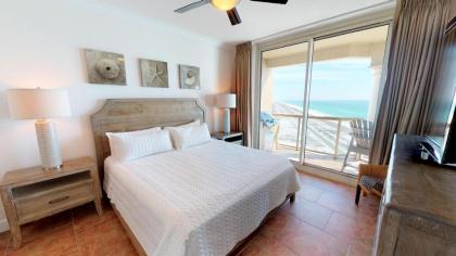 Luxurious 2 BR Condo with Panoramic Ocean Views - image 5