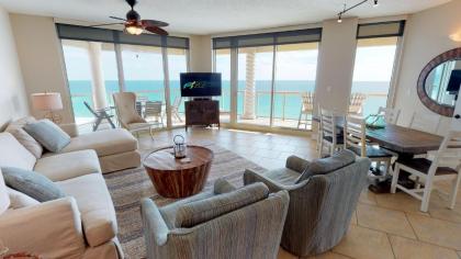Luxurious 3 BR SkyHome with Panoramic Ocean Views and Steps From The Beach - image 5