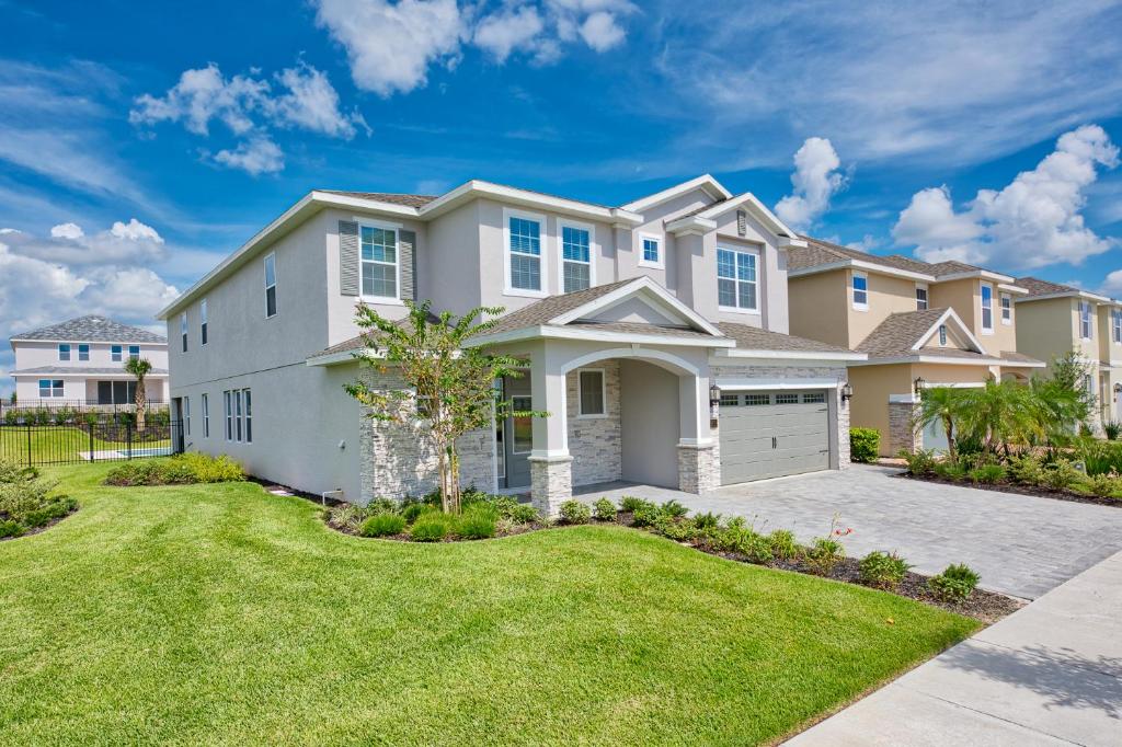 Gorgeous Home with Loft Area & Themed Rooms near Disney - 7687F - main image