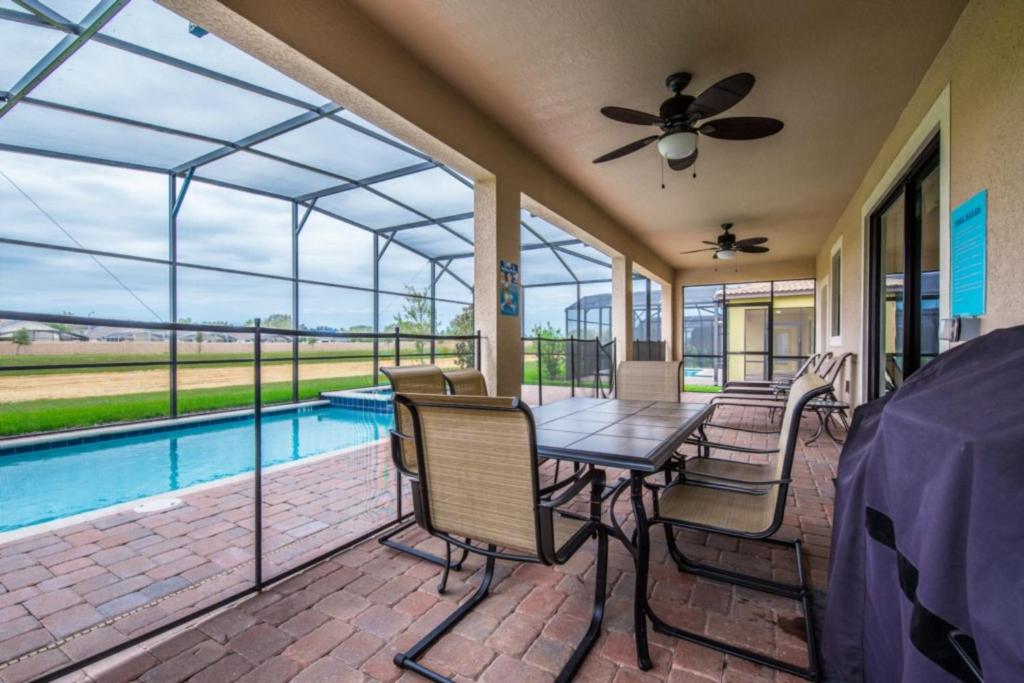 Your Beautiful 5 Star Villa Minutes from Disney on the Prestigious Champions Gate Resort Orlando Villa 2508 - image 5