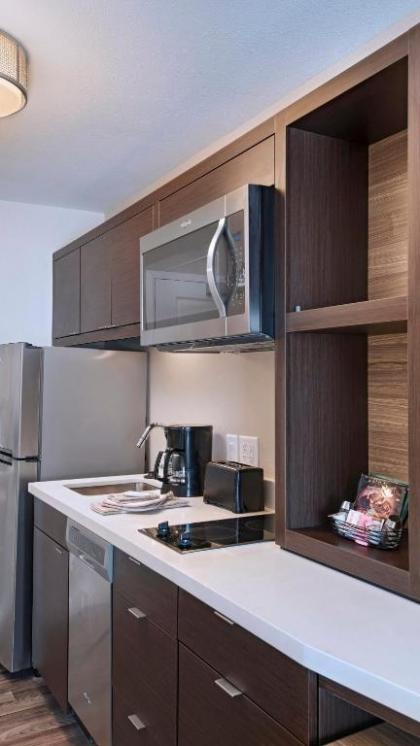 TownePlace Suites by Marriott Sarasota/Bradenton West - image 3