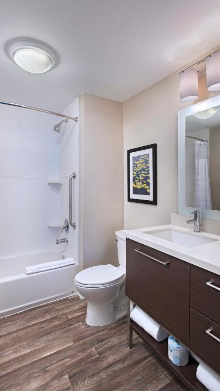 TownePlace Suites by Marriott Sarasota/Bradenton West - image 4