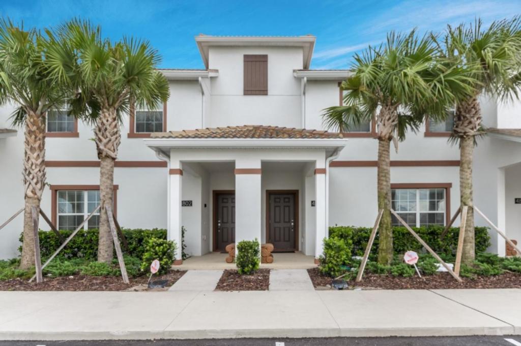 Rent Your Dream Holiday Home in One of Orlando's most Exclusive Resorts Storey Lake Resort Orlando Townhome 2724 - main image