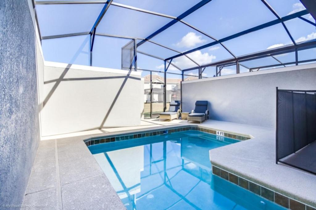 Rent Your Dream Holiday Home in One of Orlando's most Exclusive Resorts Storey Lake Resort Orlando Townhome 2724 - image 2