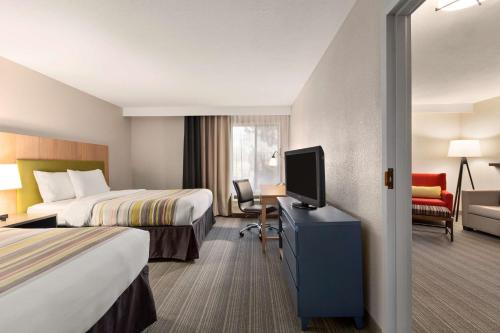 Country Inn & Suites by Radisson Flagstaff AZ - image 5