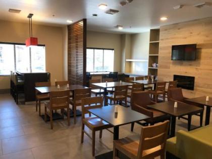 Country Inn & Suites by Radisson Flagstaff Downtown AZ - image 2