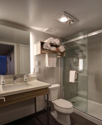 GreenTree Inn Flagstaff - image 5