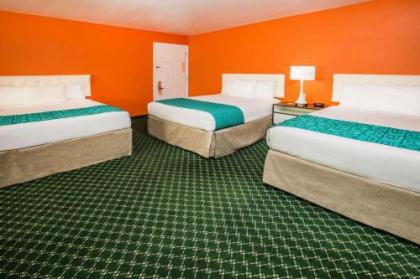 Howard Johnson by Wyndham Flagstaff I-40 East Lucky Lane - image 3