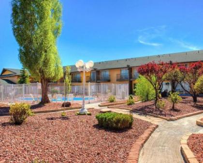 Hotel Elev8 Flagstaff I-40 Exit 198 Butler Ave - image 3