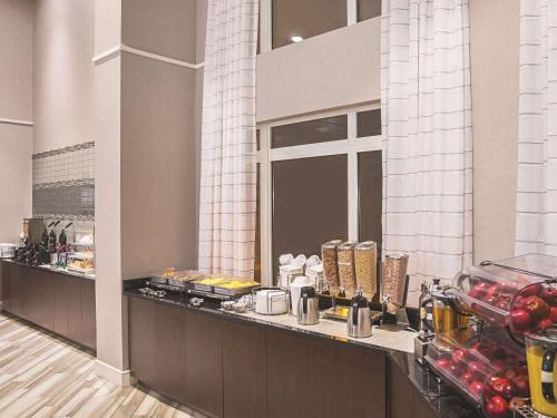 La Quinta by Wyndham Flagstaff - image 3