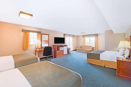 Ramada by Wyndham Flagstaff East - image 3