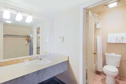 Ramada by Wyndham Flagstaff East - image 4