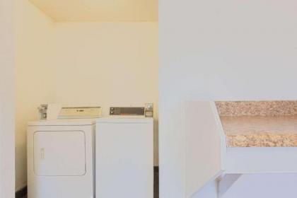 Ramada by Wyndham Flagstaff East - image 5
