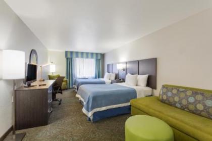 Days Inn & Suites by Wyndham East Flagstaff - image 2