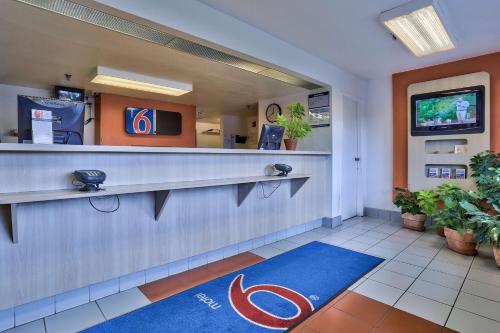 Motel 6-Flagstaff AZ - West - Woodland Village - image 2